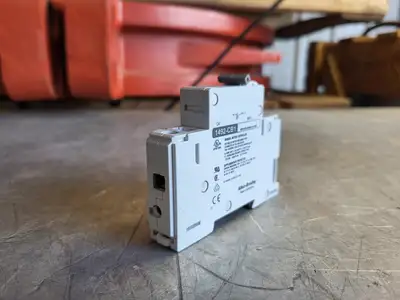 NEW ALLEN-BRADLEY 1492-CB1G100