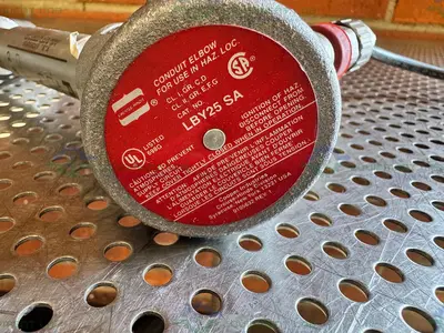 Used DWYER FLOTECHT V6EPS-S-D-1-S FLOW SWITCH W/ CROUSE MINDS LBY25 SA ELBOW Test Equipment - Other California US | Equipment Lab #1427413