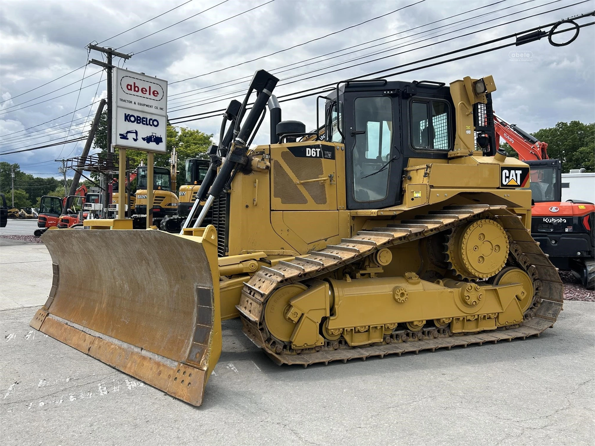 Used 2011 CATERPILLAR D6T XW Bulldozers New York US | Abele Tractor #1341476