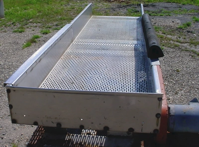 USED 30  X 10 X 8 VIBRATORY SHAKER BED 30 X 10 LINK BELT