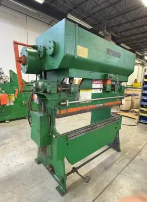 WYSONG 3572 Press Brake | Universal Press & Machinery (UPM) (4)