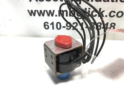 ASCO Red Hat Valve 1/8 in NPT Air 125 PSI SN: 59407K
