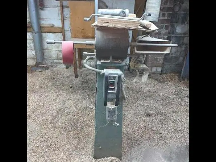 DOUBLE-SPINDLE FLUTTER SANDER