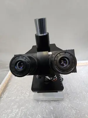 SPLIT FIELD MICROSCOPE WITH EYE PIECES, 4X4 ILLUMINATED STAGE, 3 OBJECTIVES
