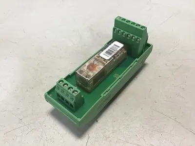 USED PHOENIX CONTACT PSR-SCF-24UC/URM/4X1/2X2