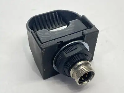 Used Banner Momentary Action Touch Button 28590 Relays & Switches Michigan US | Maverick Industrial Sales #1402115