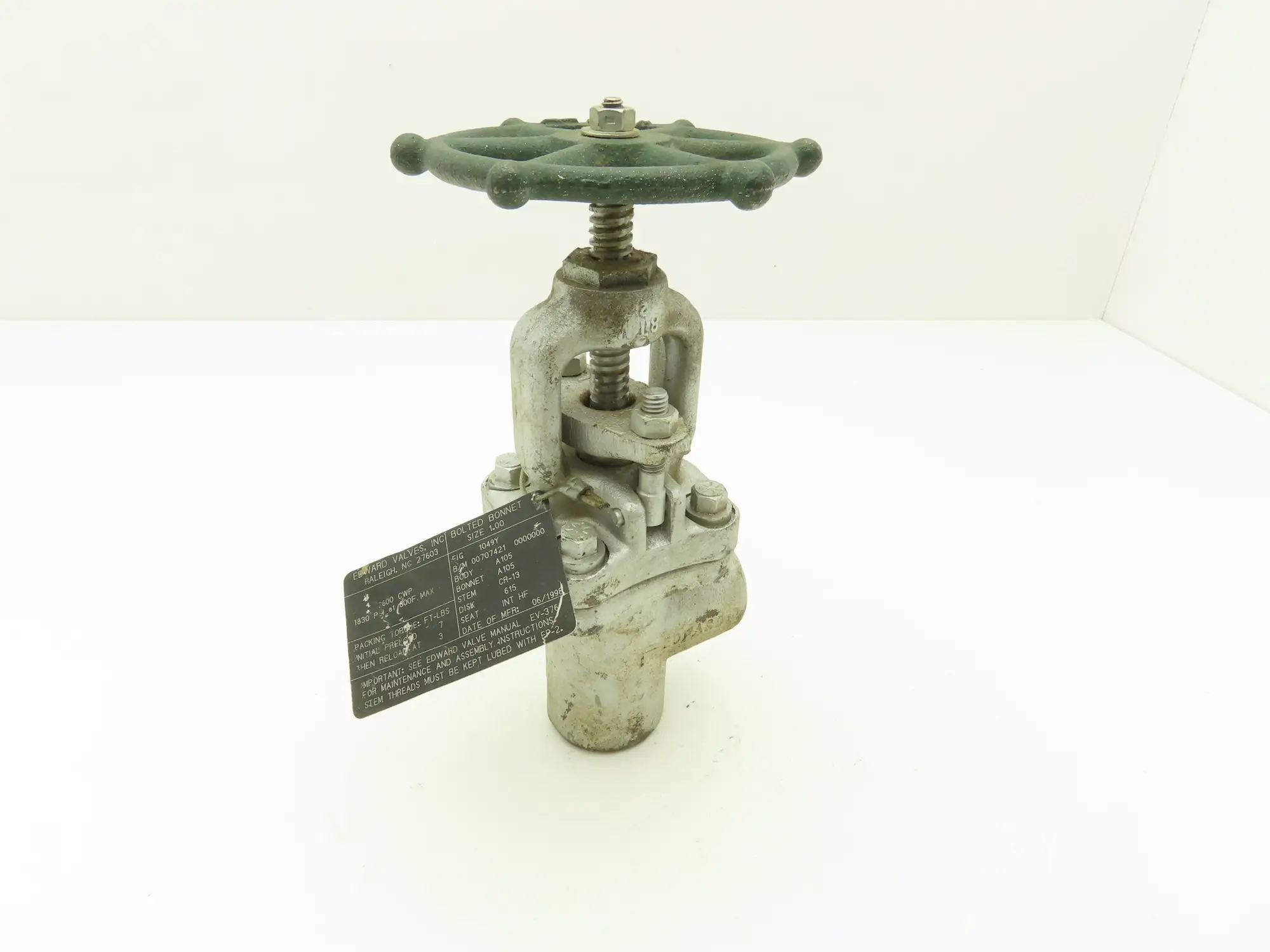 Edward 1049Y Right Angle Stop Valve 1" Socket Weld 3600 CWP 1830 PSI Rising Stem