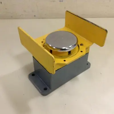 USED ALLEN BRADLEY 800P-F2CGA SER E
