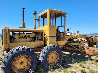 USED 1952 CATERPILLAR 12