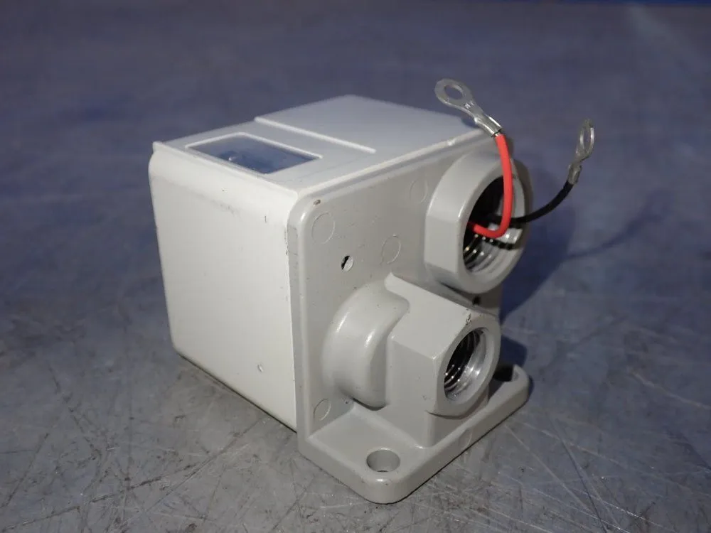 New | in-Stock SMC IS301002L5P Relays & Switches | HGR 24 #739169