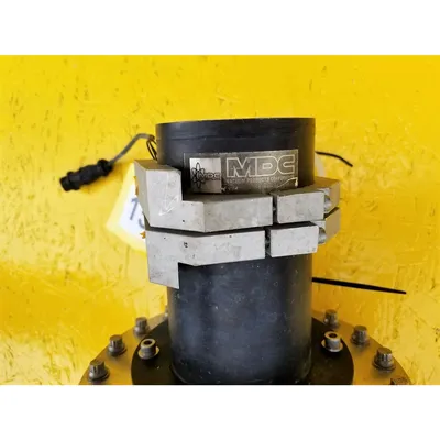 Used Stainless Steel Sanitary MDC 4" Vacuum Angle Valve - LAV-400-PAA-03