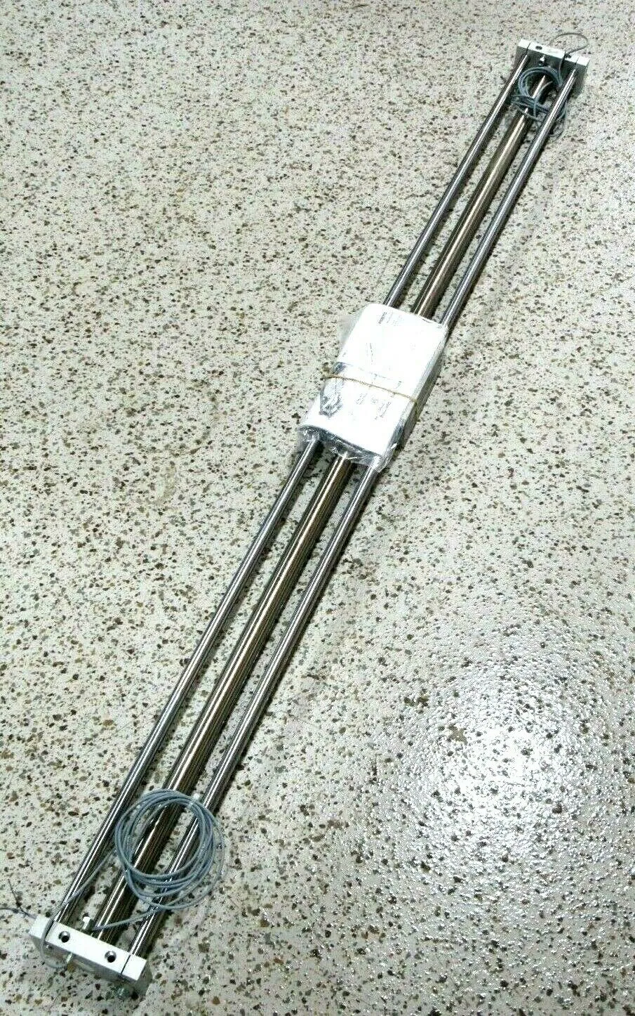NEW FESTO SLM-25-1300-KF-A-G-S-CV-CH-PV-PH ACTUATOR
