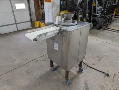 USED 2010 AM MANUFACTURING CO. ROUND-O-MATIC