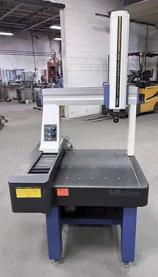 USED 2011 Mitutoyo Crysta Plus M443