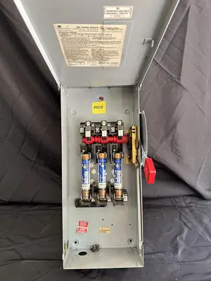 LOT OF VARIOUS ELECTRIC DISCONECTS AND PANAL BOXES