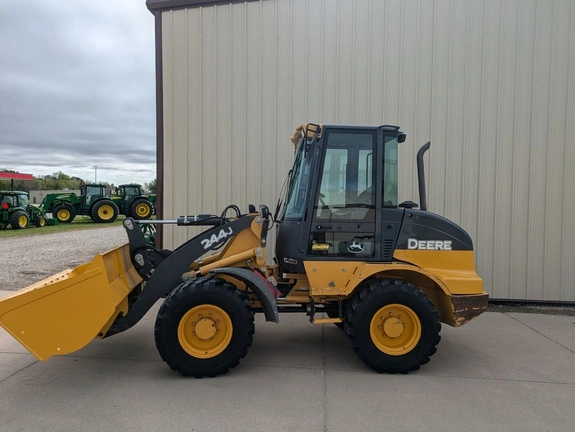USED 2016 Deere 244J
