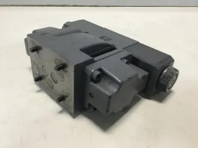 USED VICKERS DG4V-3-6C-M-U-HL7-60