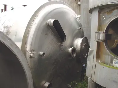 4500 L S/S Insulated Enclosed Vessel