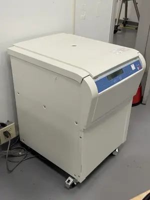 Used _UNKNOWN_ _UNKNOWN_ Centrifuge - Floor Rhode Island US | Federal Equipment Company #1347680