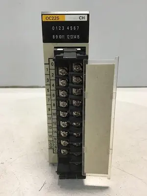 USED OMRON C200H-OC225