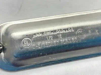 USED APPLETON ELECTRIC FORM 85 ALUMINUM CONDUIT BODY 1/2" W/ K50A COVER