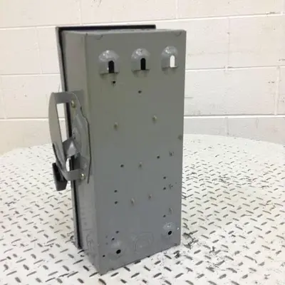 USED SQUARE D D322N