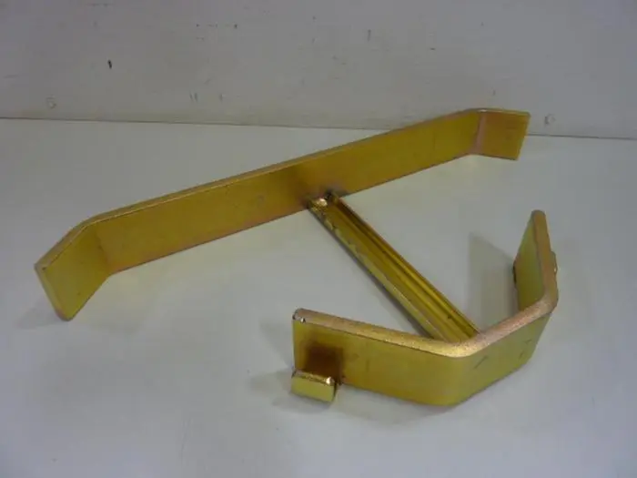 NEW CENTRAL STEEL FABRICATOR CORNER BRACE107