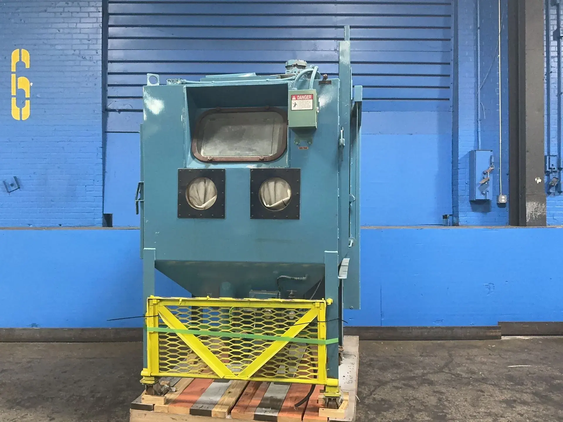 Used ABRASIVE BLAST SYSTEMS, INC _UNKNOWN_ Blast Room (Manual Booth) Ohio US | HGR 24 #1345401