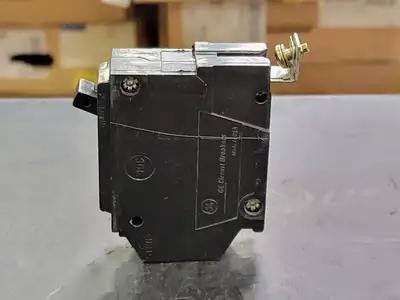 Used GENERAL ELECTRIC THQB120 Switchgears British Columbia CA | Lenmark #241527