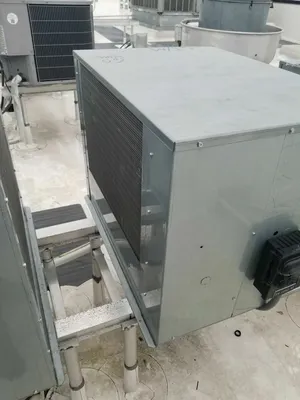 75-0322 Manitowoc Nugget Style 1000 Pound Ice Maker w/ 2 Remote Condensing Units