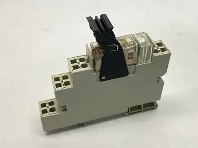 USED WEIDMÜLLER RELAY MODULE 24VDC 8A RCL424024 W/ 8536691001 BASE