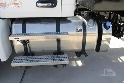 New | in-Stock 2027 PETERBILT 548 Vacuum Truck Texas US | Roll Off Truck World #1492027