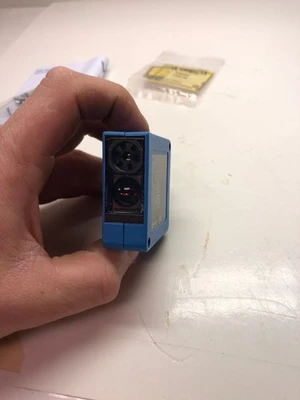 NEW 1pcs New wenglor laser sensor YP11MGVL80 Does Not Apply
