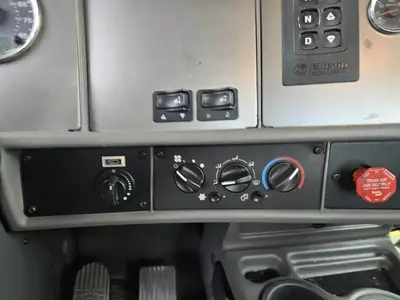 USED 2014 KENWORTH T370