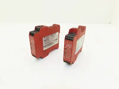 Allen Bradley MSR127TP 440R-N23132 Guardmaster Safety Relay Module 24V  Lot of 2