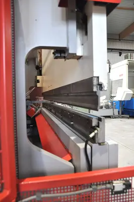 USED BEYELER BYSTRONIC PR6 200 TON X 4100 MM CNC