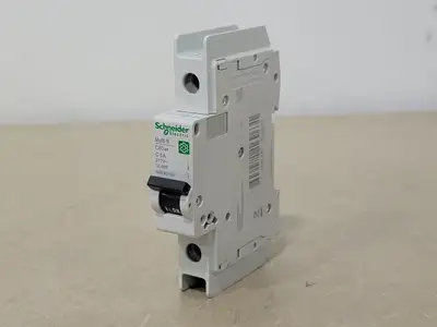 NEW SCHNEIDER ELECTRIC M9F42115