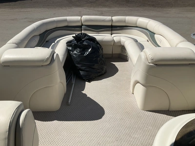 USED 2004 BENNINGTON 2280 RL