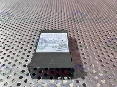 USED HENIX CORPORATION HR33E4 TEMPERATURE CONTROLLER