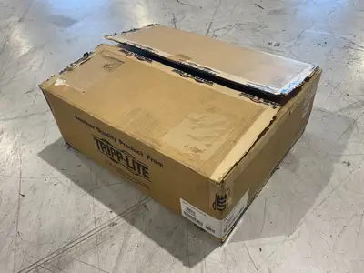 USED TRIPP LITE SMARTPRO 120V 1KVA 700W LINE-INTERACTIVE SINE WAVE RACK