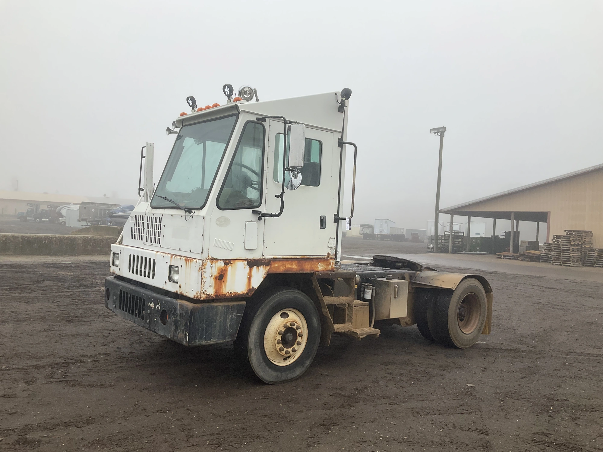 USED 2008 OTTAWA 4X2 YARD SPOTTER