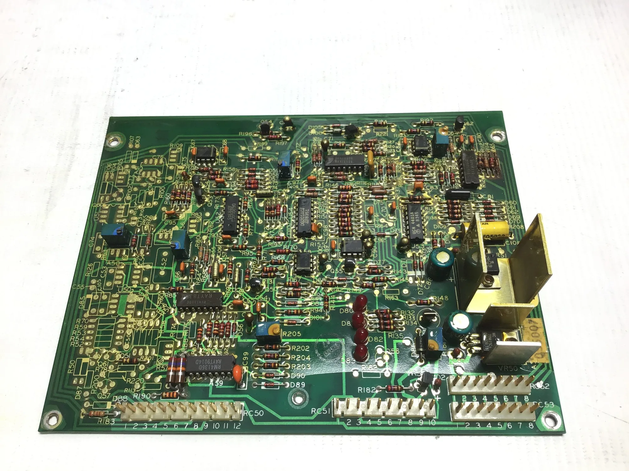 Miller Electric Y310904 Control Board Z095007C000-2 Free Shipping Great Deal
