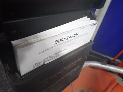 USED 1997 SKYJACK I30