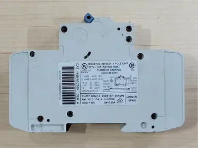 Used ALLEN-BRADLEY 1489-A1C100 Switchgears British Columbia CA | Lenmark #238702