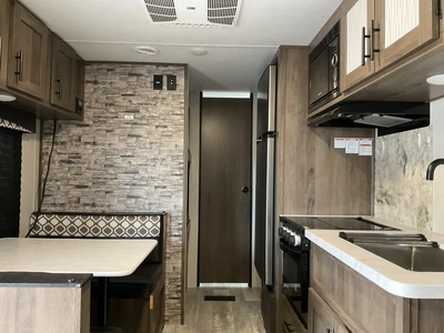 Used 2021 FOREST RIVER PRIME TIME AVENGER Campers, Caravans, Motorhomes Michigan US | Miedema Asset Management Group #1322411