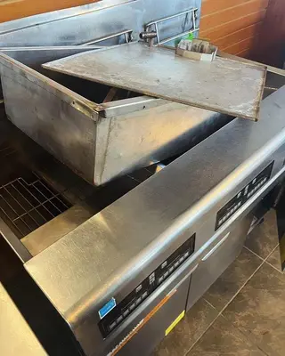 Frymaster FPPH355 Natural Gas 150 lb. 3 Unit High-Efficiency Gas Floor Fryer System with CM3.5 Controls - 240,000 BTUFrymaster FPPH355 Natural Gas 150 lb. 3 Unit High-Efficiency Gas Floor Fryer System with CM3.5 Controls - 240,000 BTU