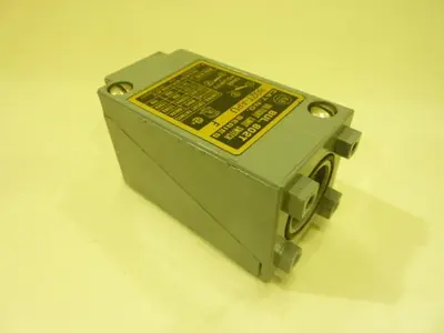USED ALLEN BRADLEY 802T-APU SER F
