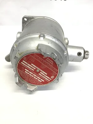 USED BARKSDALE CONTROLS DIX-H18SS-UL
