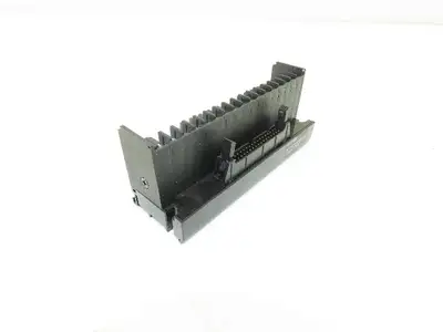 Keyence XC-T34B2 Screw Terminal Flat Cable Connector Conversion Block 125V