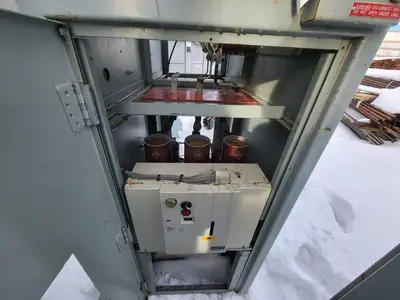600 Amp 4160 Volts disconnect with capacitor and overload relay protection